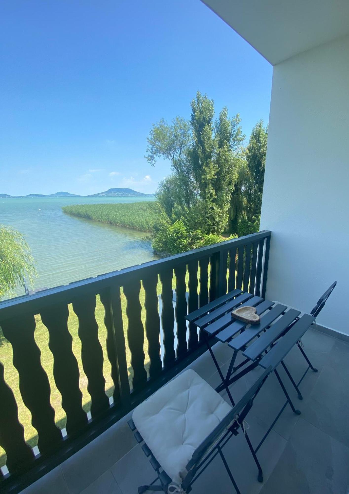 Balaton A Kertben - Balaton In The Garden - Beachfront Houses With Beautiful View, Private Beach Balatonfenyves Buitenkant foto