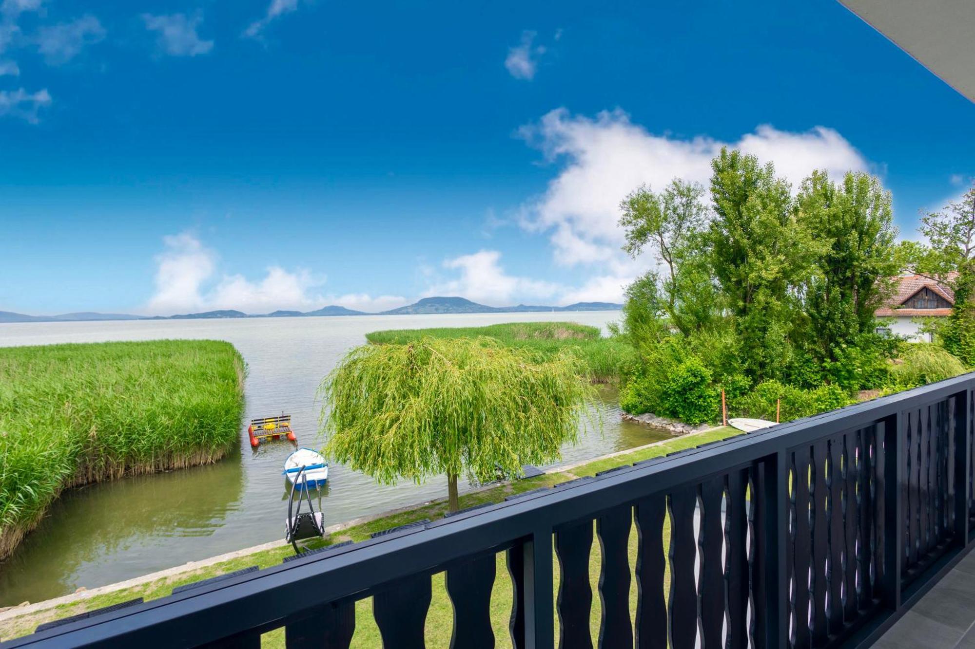 Balaton A Kertben - Balaton In The Garden - Beachfront Houses With Beautiful View, Private Beach Balatonfenyves Buitenkant foto